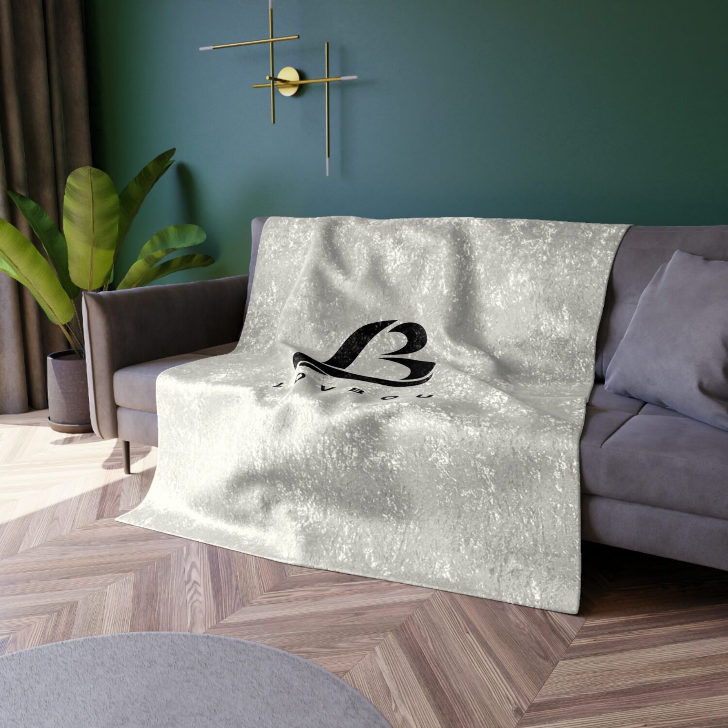 Luxurious Crushed Velvet Blanket - Image 3